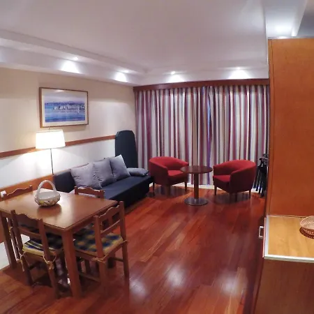Apartment With One Bedroom In Estombar With Wonderful City View Shared Pool Enclosed Garden 4 Km From The Beach * Estômbar